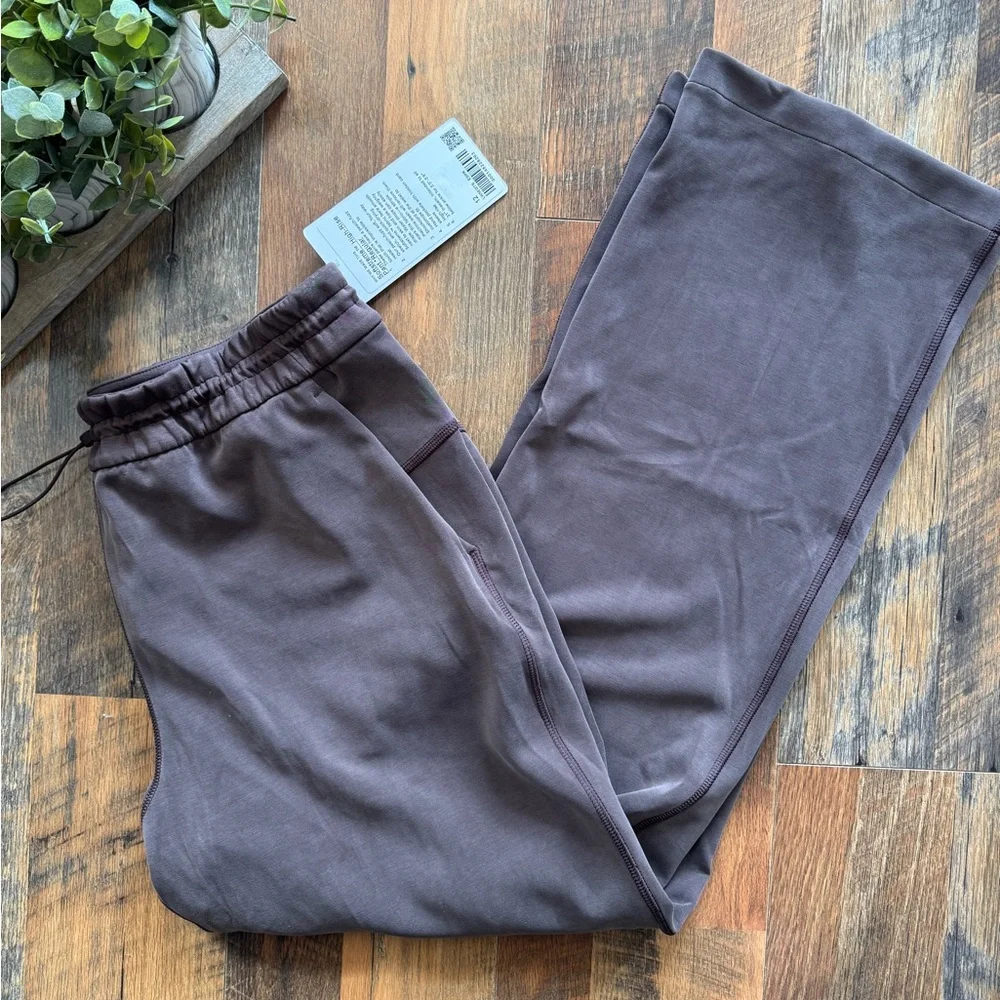 Lululemon Softstreme High-Rise Pant NWT Size 12 Espresso
